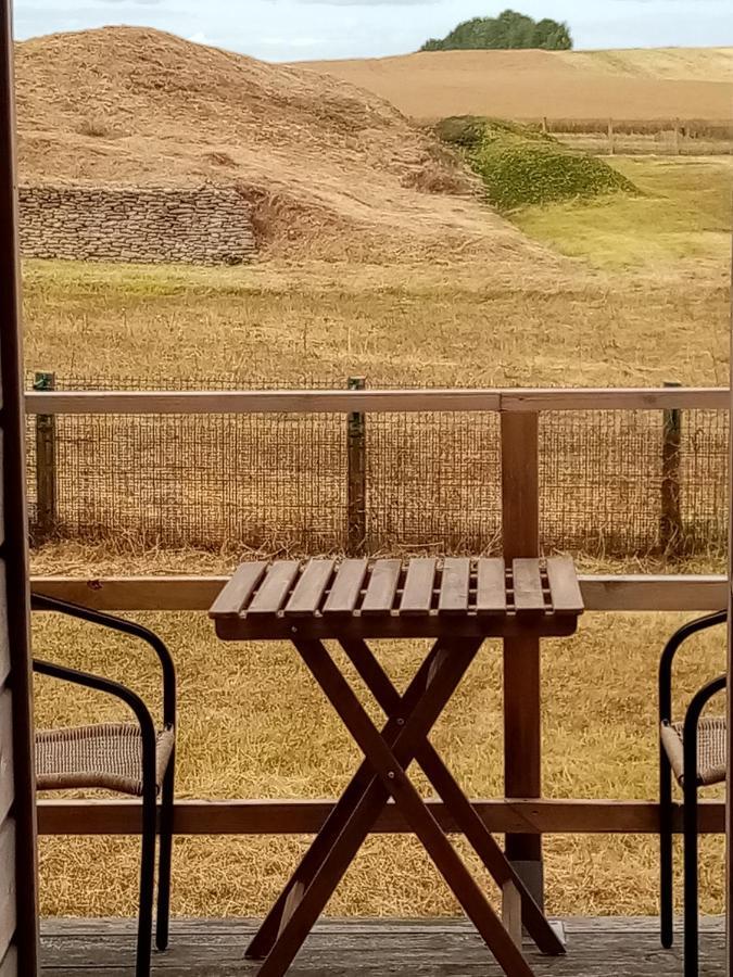 Отель Galerie, Tumulus De La Hogue Fontenay-le-Marmion Экстерьер фото